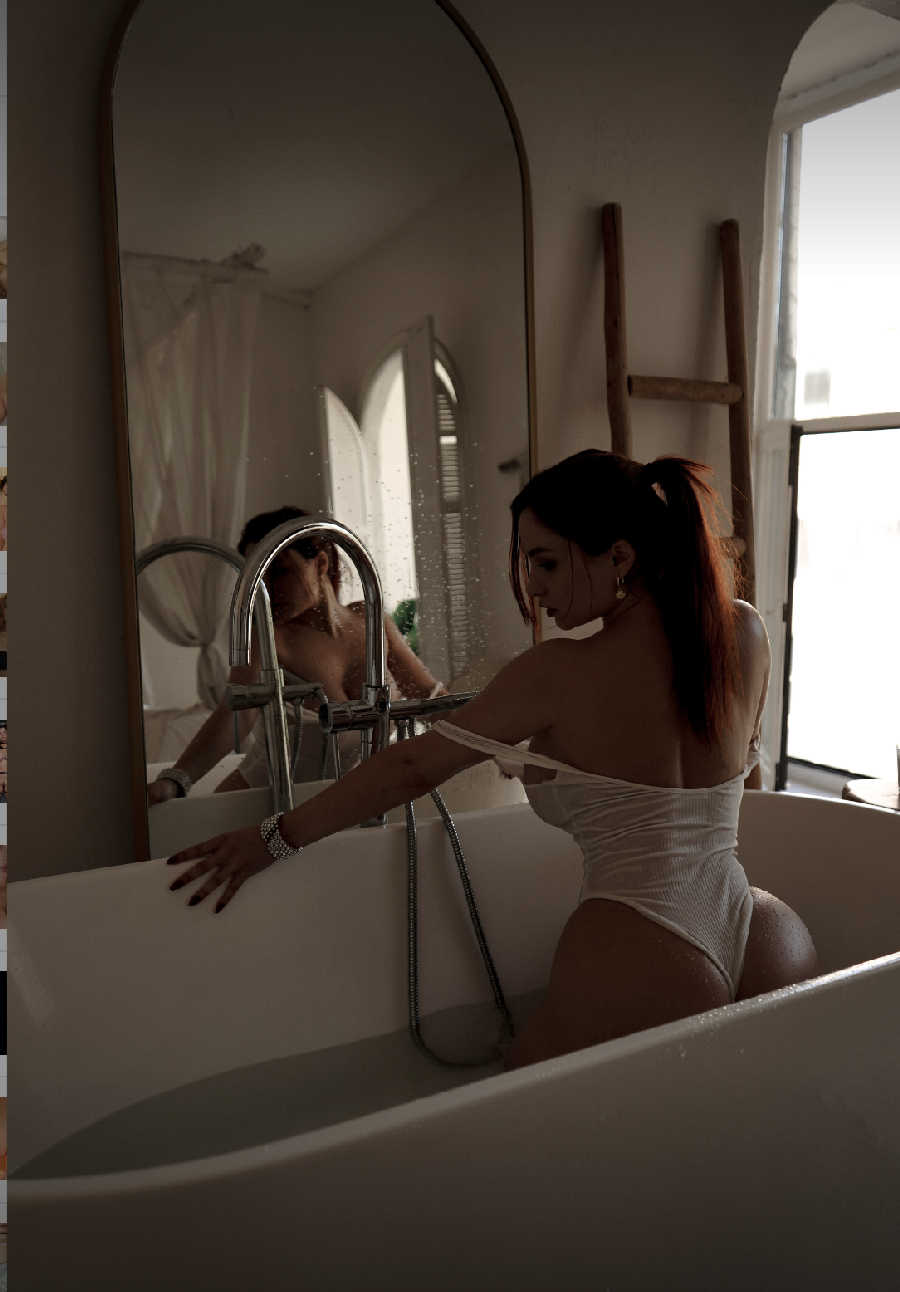 A playful frame from Miranda Faith nude — online in Incheon