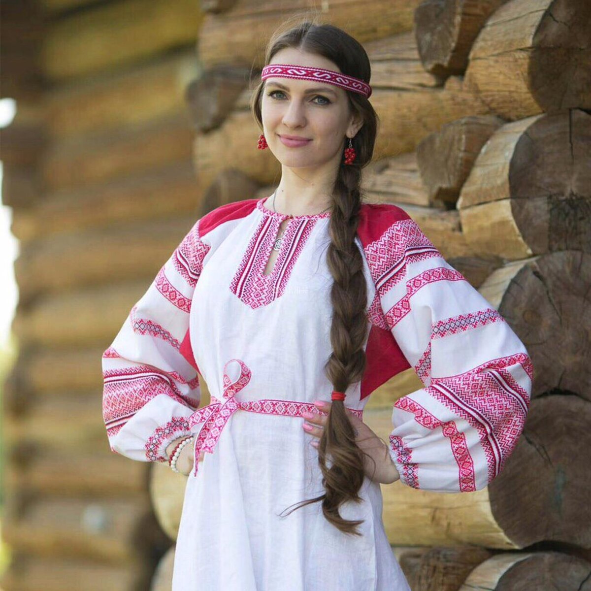 Girls in Slavic costumes in Incheon