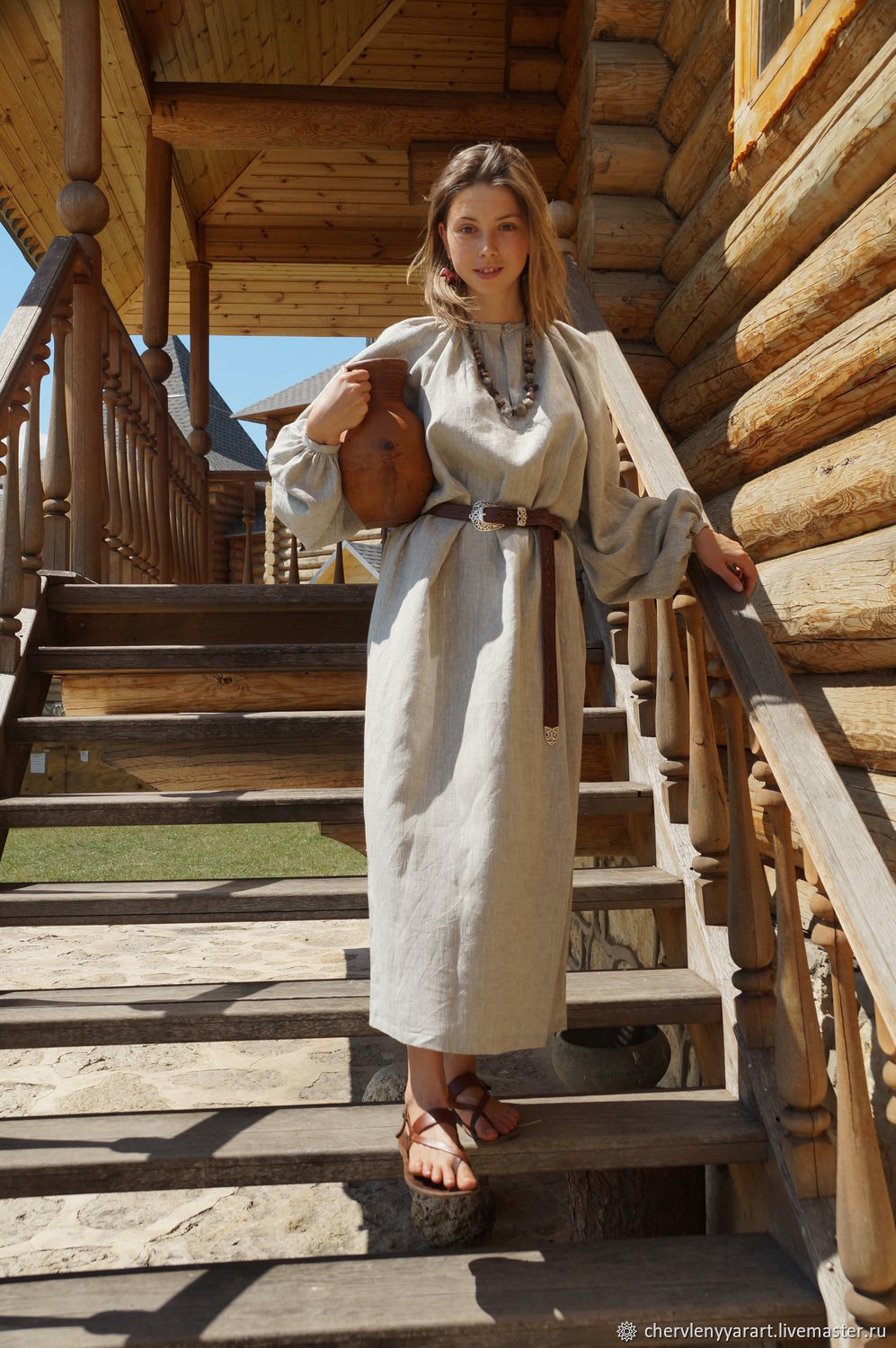 Girls in Slavic costumes in Incheon