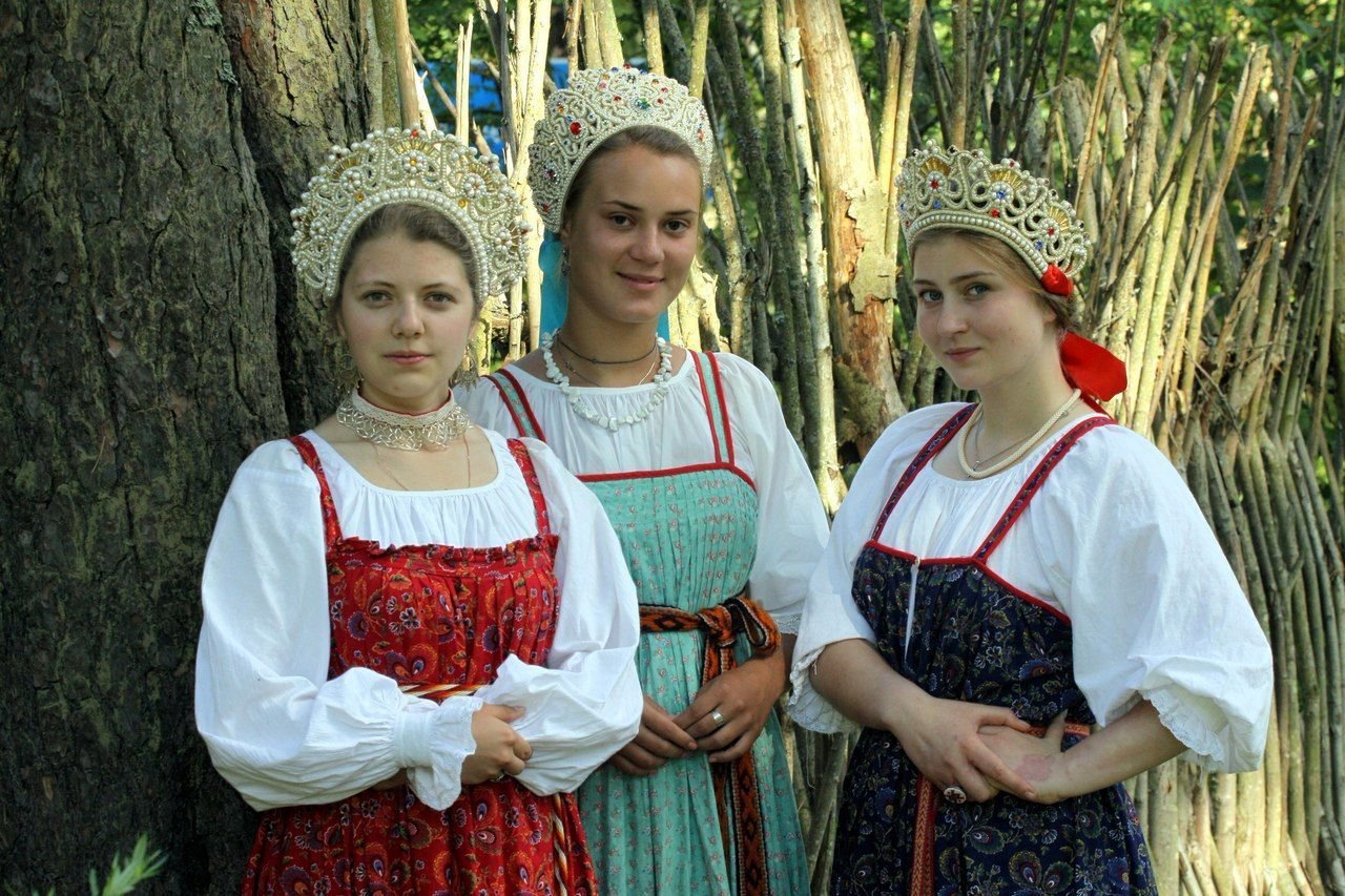 Sexy model Girls in Slavic costumes in Incheon